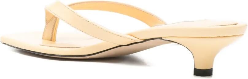 TOTEME Naplack sandalen met hak Geel - Foto 3