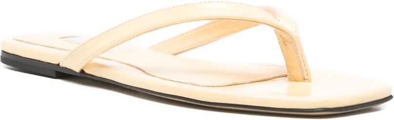 TOTEME Naplack teenslippers Beige