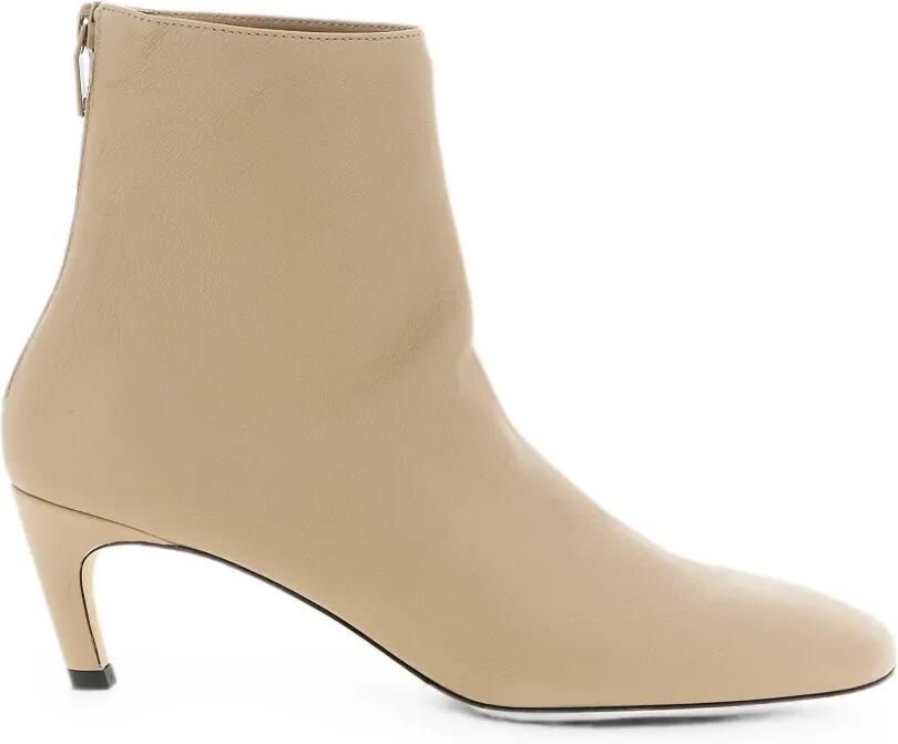 TOTEME Nappa enkellaarzen met amandelvormige neus Beige