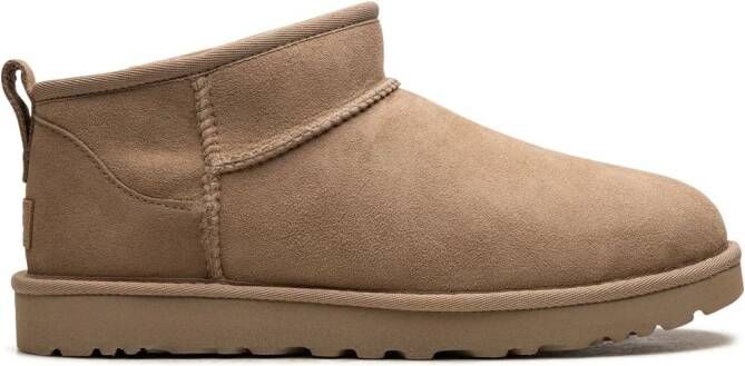 UGG Classic Ultra enkellaarzen Bruin