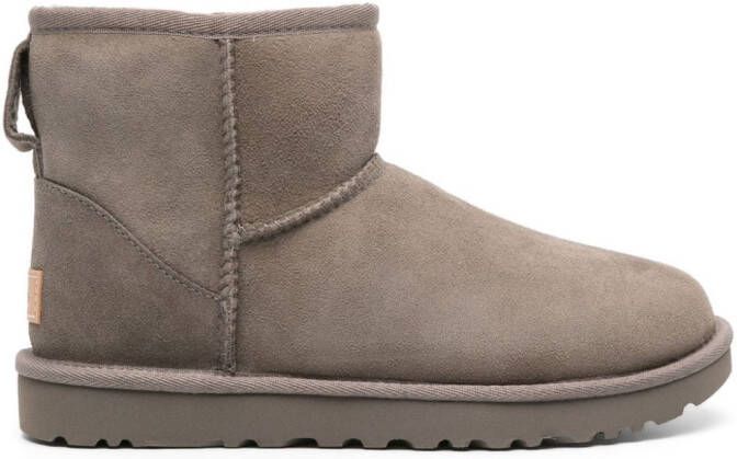 UGG Classic Ultra suède enkellaarzen Grijs