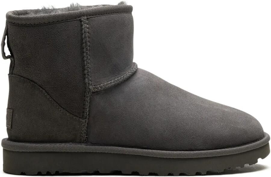 UGG Classic Mini II enkellaarzen Grijs