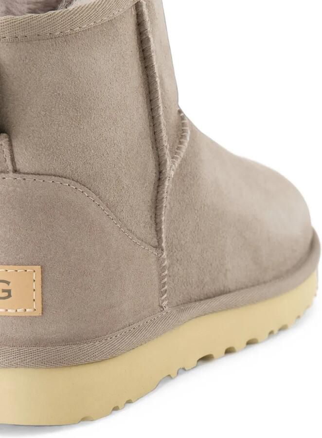 UGG Classic Mini II enkellaarzen Grijs - Foto 3