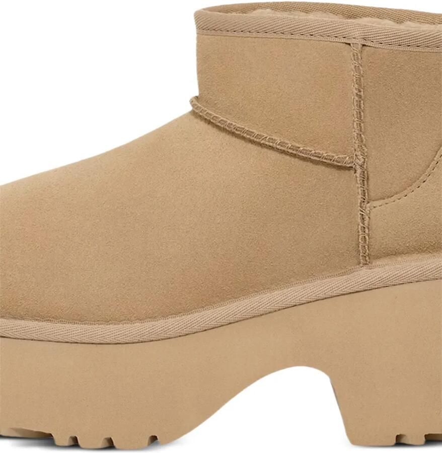UGG Classic Ultra Mini New Heights laarzen met plateauzool Beige