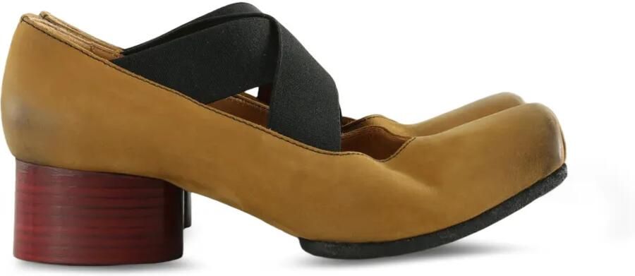 Uma Wang Ballerina's met gekruiste bandjes en geplooide neus Beige