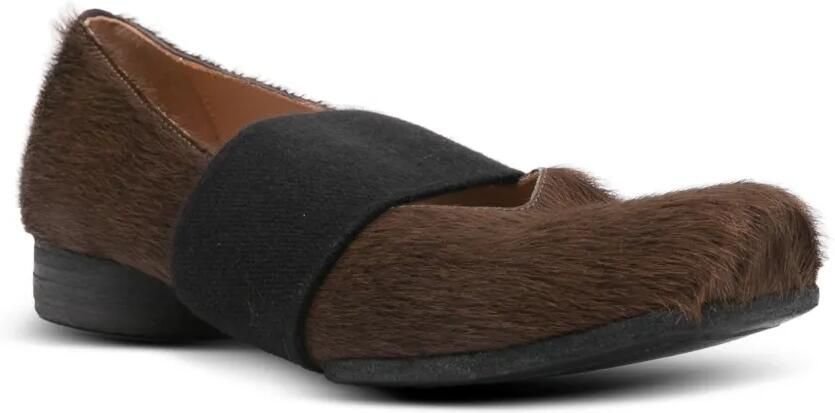 Uma Wang Pumps met kalfshaar bandje Bruin