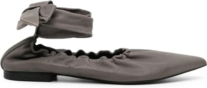 Uma Wang Pumps met strikdetail Grijs