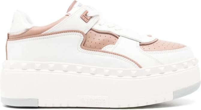 Valentino Garavani Freedots XL leren sneakers Beige