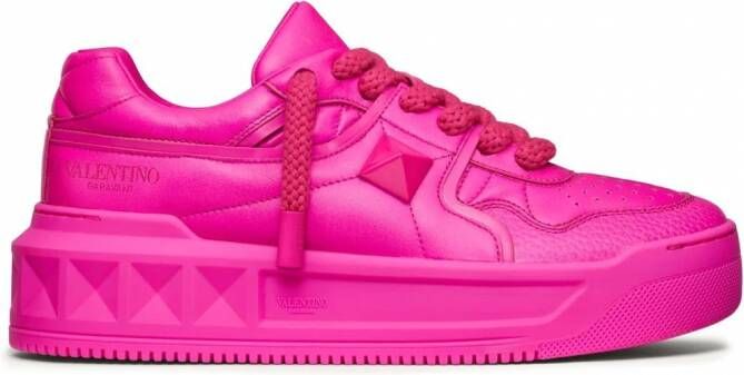 Valentino Garavani One Stud sneakers met studs Roze