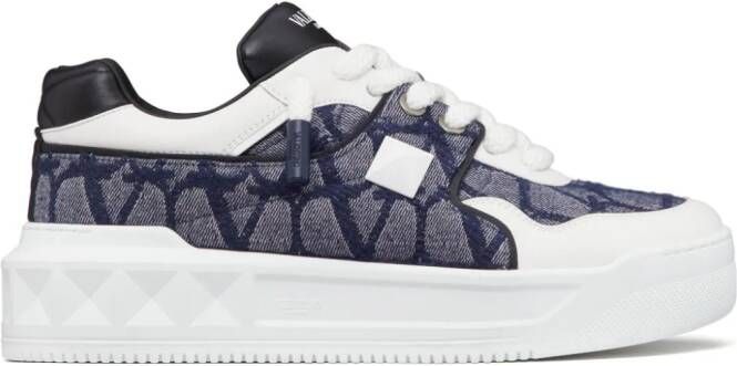 Valentino Garavani One Stud Toile Iconographe sneakers Blauw