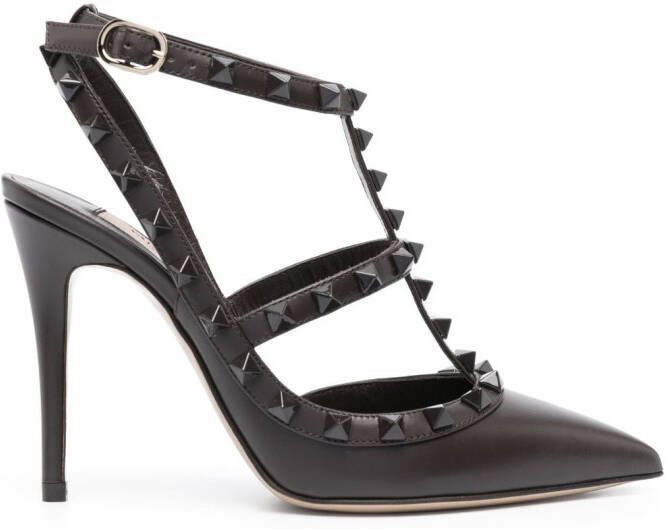 Valentino Garavani Rockstud pumps met puntige neus Bruin