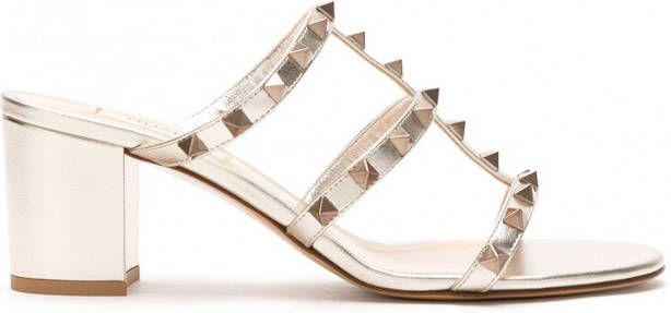 Valentino Garavani Rockstud gekooide sandalen Goud