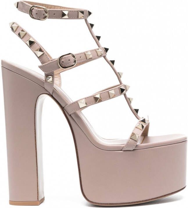 Valentino Garavani Rockstud sandalen met plateauzool Roze