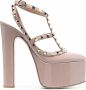 Valentino Garavani Rockstud pumps met plateauzool Beige - Thumbnail 1