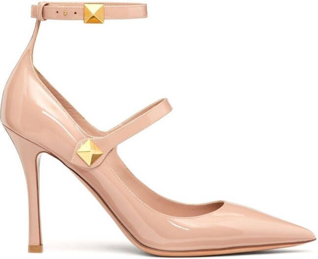 Valentino Garavani Rockstud pumps van lakleer Beige