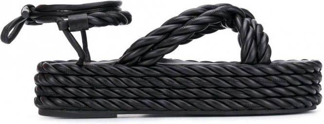 Valentino Garavani Sandalen met sleehak Zwart