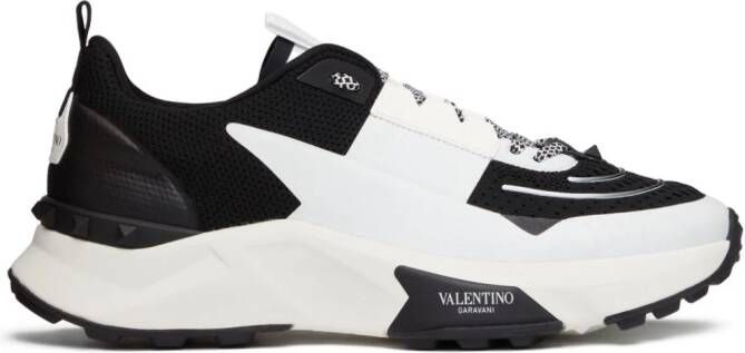 Valentino Garavani True Act sneakers met vlakken Zwart