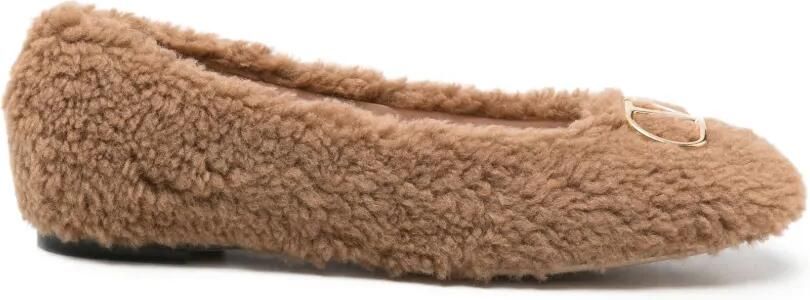 Valentino Garavani Ballerina's met lammy-effect Bruin