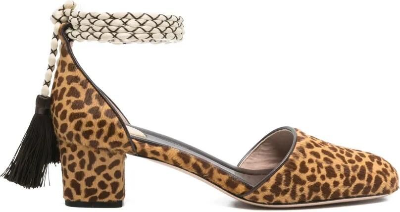 Valentino Garavani D'Orsay Bondie kalfsleren pumps met pony-effect Beige