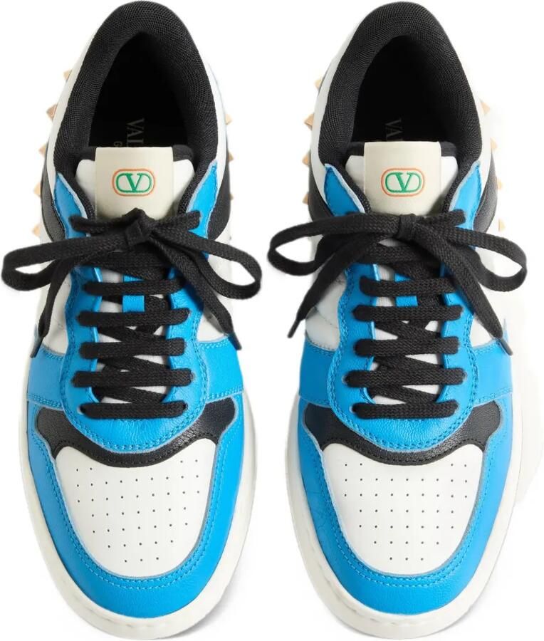 Valentino Garavani Freedots two-tone sneakers in kidskin and nappa calfskin with studs detail - Foto 2