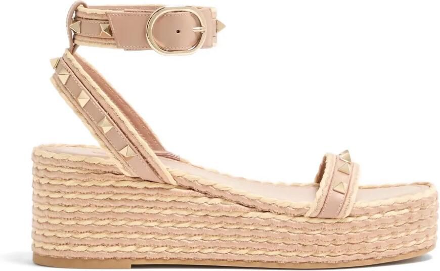 Valentino Garavani Rockstud kalfsleren sandalen met plateauzool Beige