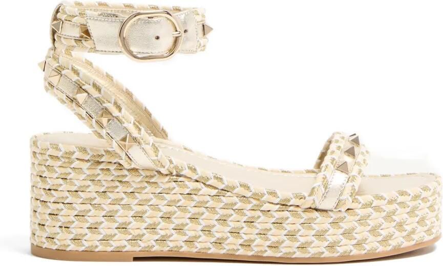 Valentino Garavani Rockstud sandalen van gelamineerd nappaleer met plateauzool (45 mm) Beige