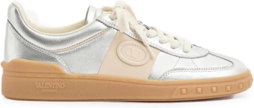 Valentino Garavani Upvillage sneakers van gelamineerd kalfsleer met nappa kalfsleren bandje Zilver