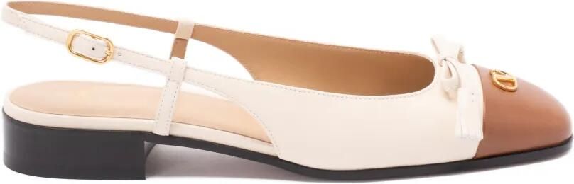Valentino Garavani Valet du Roi Kid slingback ballerina's Beige