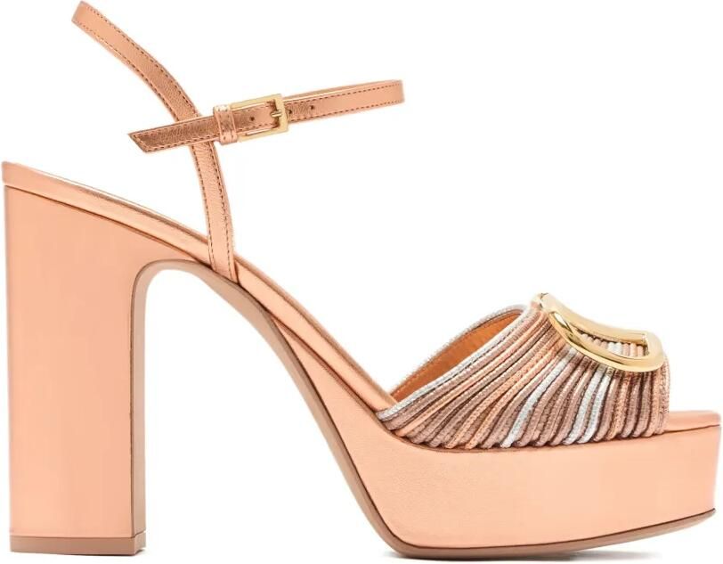 Valentino Garavani VLogo Signature metallic sandalen met plateauzool en Cornely-borduurwerk Roze