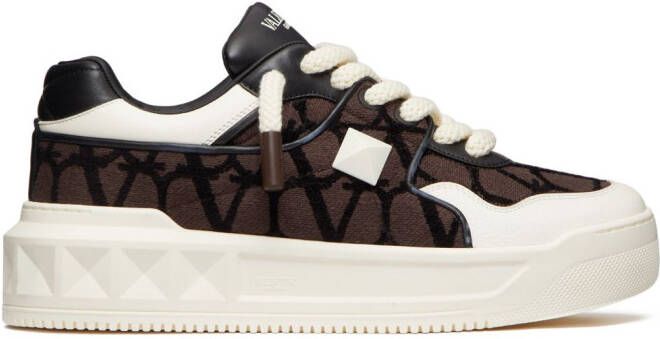 Valentino Garavani One Stud XL leren sneakers Bruin