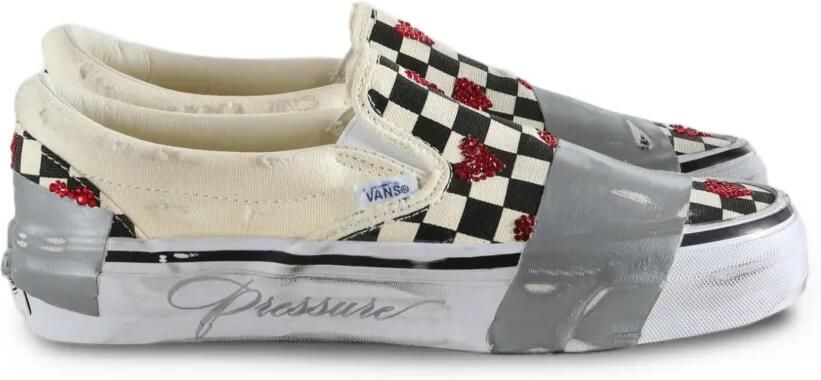 Vans x Gregory Baffoni sneakers met hart-patch Beige
