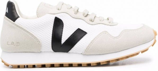 VEJA Suède sneakers met logo Beige