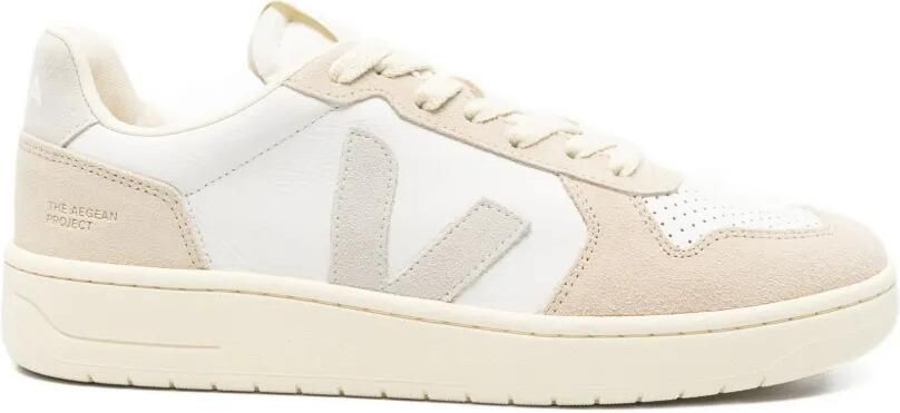 VEJA V-82 sneakers met geperforeerde vlakken Wit