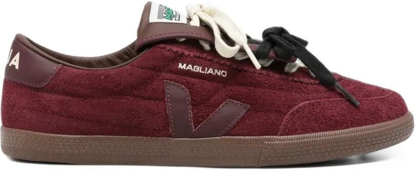 VEJA x Magliano suède sneakers met logo-patch Rood