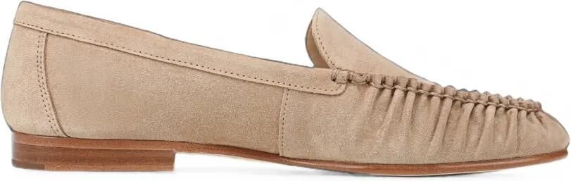 Veronica Beard Prilla suède loafers met ruches Beige