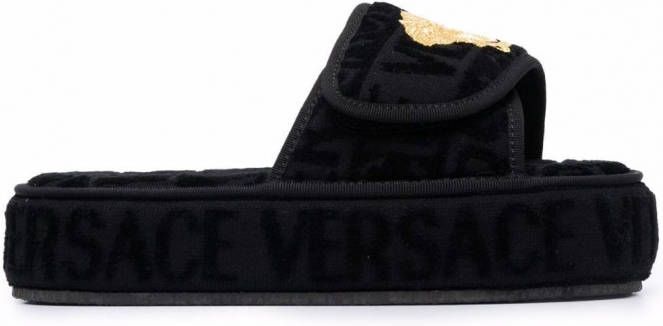 Versace Slippers met plateauzool Zwart