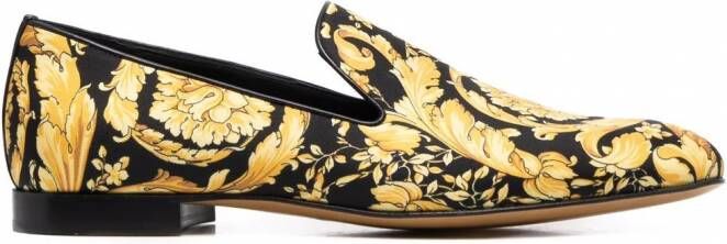 Versace Loafers met barokprint Geel