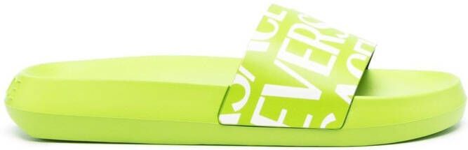 Versace Slippers met logoprint Groen