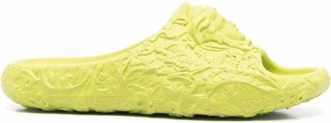 Versace Slippers met Medusa print Groen