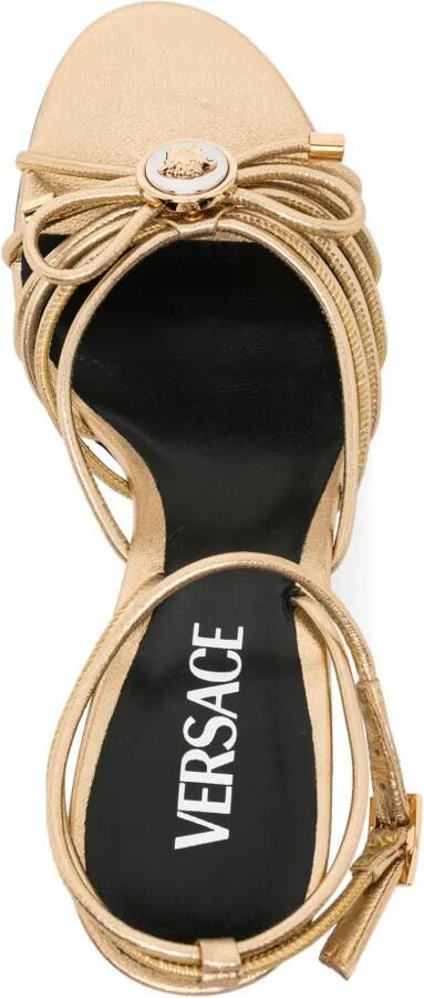 Versace Opera sandalen met metallic hak Goud