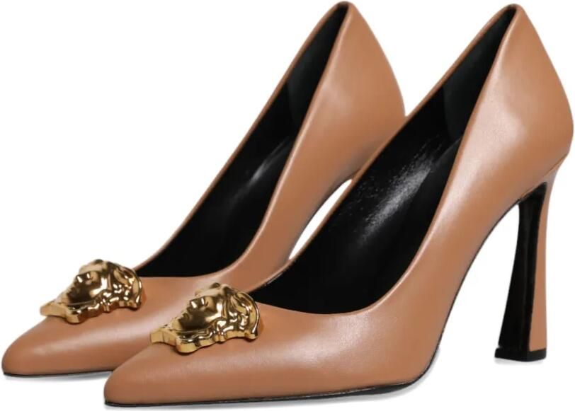 Versace Pumps met Medusa-plakkaat en puntige neus Beige - Foto 4