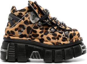 VETEMENTS Sneakers met luipaardprint Bruin
