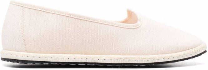 Vibi Venezia Loafers met afwerking Beige