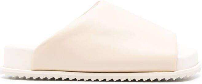 YUME Slippers met open neus Beige