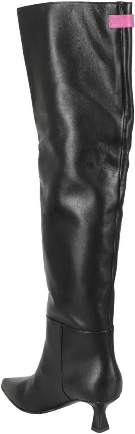 3Juin Boots Knee-High Black Leather Boot With Fuchsia Accents in zwart