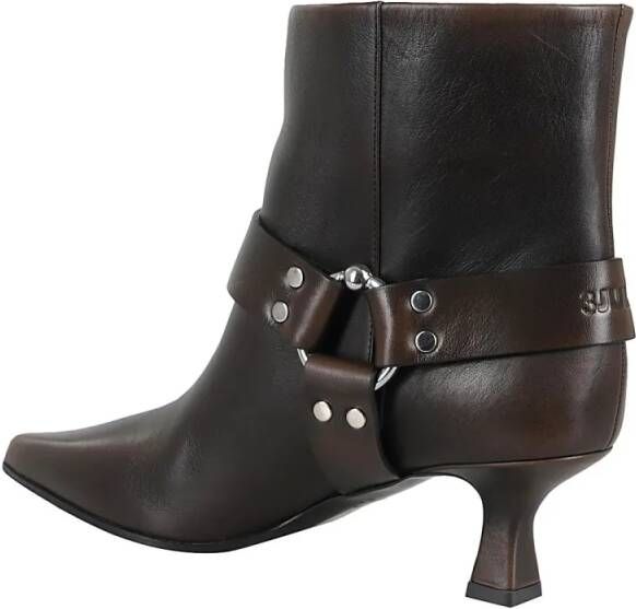 3Juin Boots Pointed Toe Ankle Boot With Strap Detail in bruin