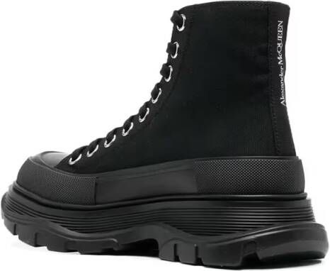 Alexander mcqueen Low-Top Sneakers Tread Slick High-Top Sneakers in zwart
