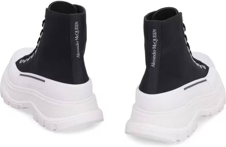 Alexander mcqueen Low-Top Sneakers Treadslick High Top Sneakers in zwart