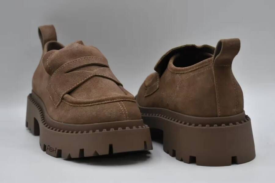 Ash Brown Flat Shoes in bruin