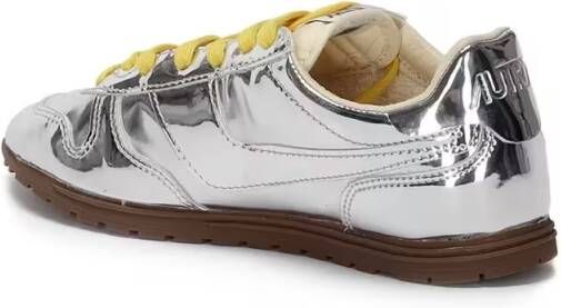 Autry Low-Top Sneakers Front Lace Sneakers In Bright Yellow And Shiny Sil in grijs